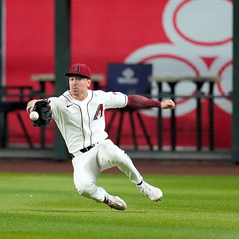 Ryan Waldschmidt hits game-winning 2-run HR with 2 outs in 9th to send D-backs past Cubs 5-4