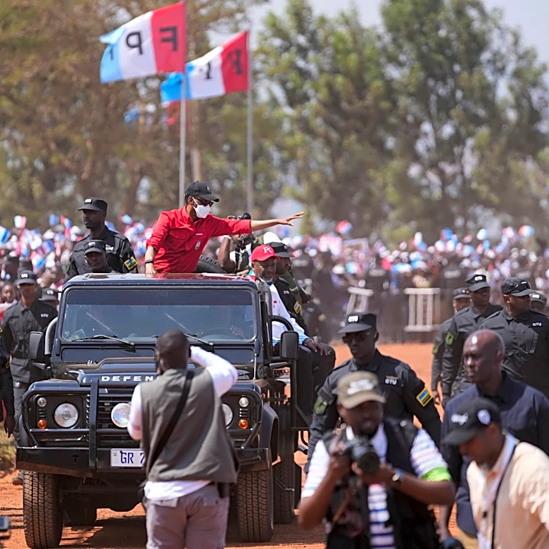 Former head of Rwanda's presidential guard dies in prison, his brother says