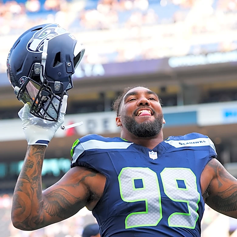 Seahawks give 3-time Pro Bowl DT Leonard Williams a $90 million, 3-year extension, AP source says