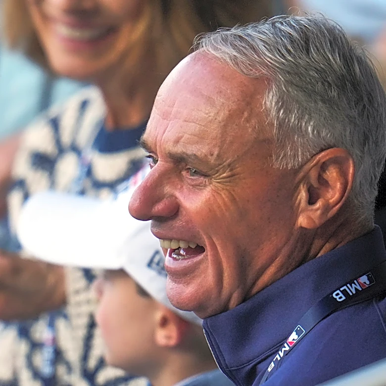MLB proposes limiting free agent signings to a few weeks in December and then from February on