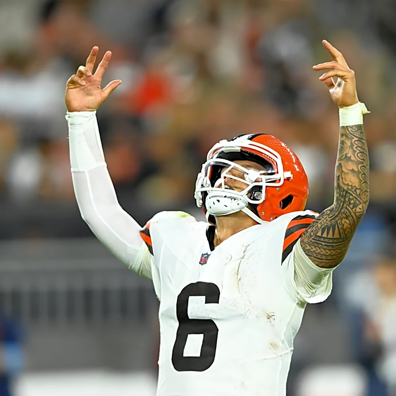 Gabriel, Green make cases for 3rd QB spot in Browns' 37-13 win over Patriots