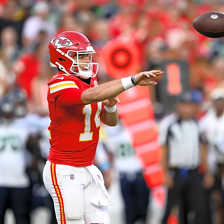 Seattle's Myers misses field goal on final play and Seahawks play to 9-9 tie with Chiefs