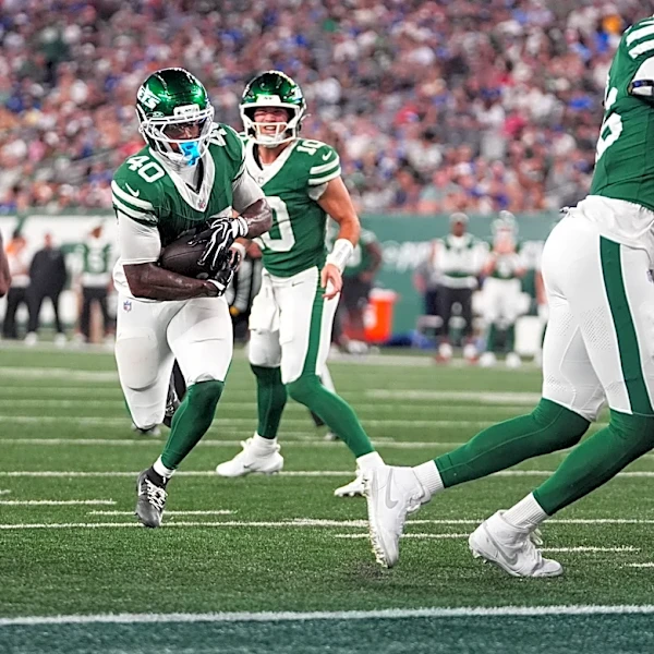 Jets' Aaron Glenn says rookie running back Chip Trayanum should be 'just fine' after neck injury