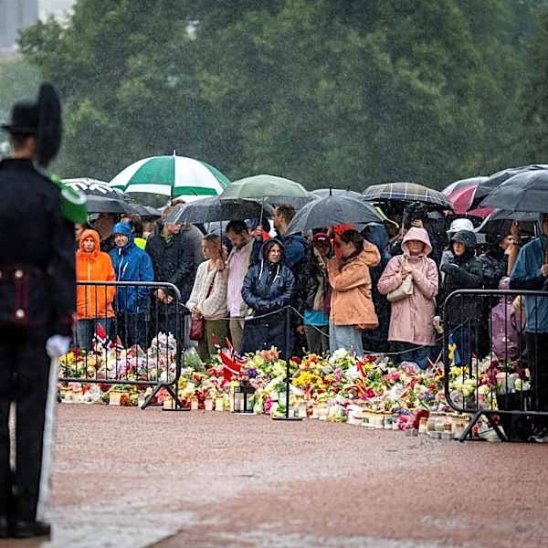 Tens of thousands mourn King Harald V in Oslo as Norway enters a new royal era