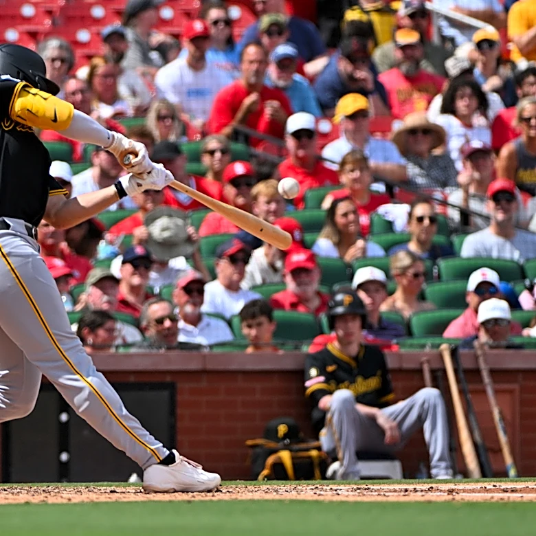 Flores Jr., Lowe hit homers to spark Pirates to 6-2 win over Cardinals