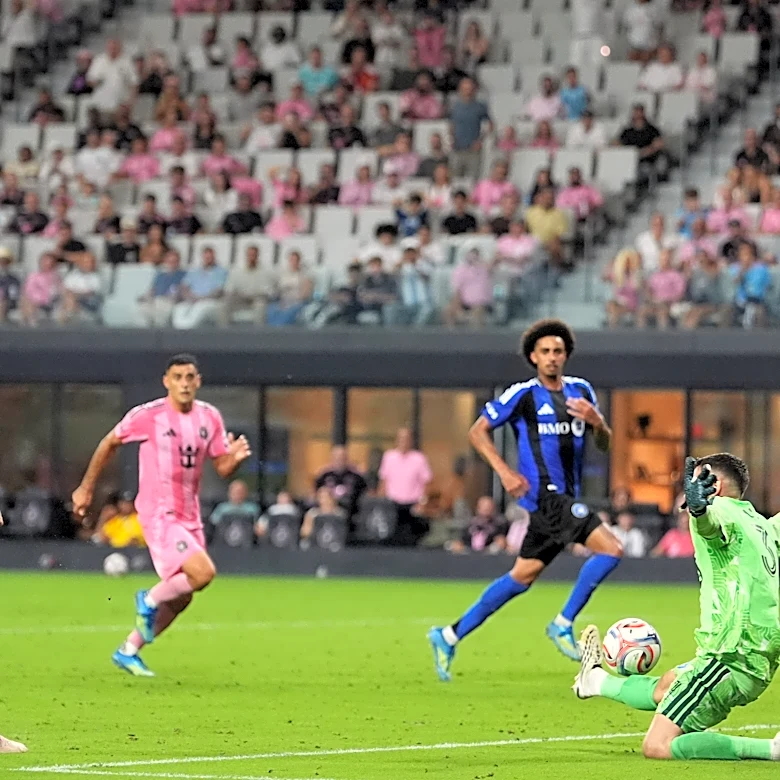 Lionel Messi scores 4 goals, adds assist to lead Inter Miami to 7-1 romp over Montreal
