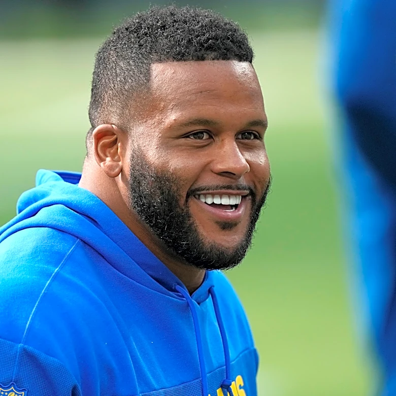 Aaron Donald ends his 2 1/2-year retirement and returns to the Los Angeles Rams