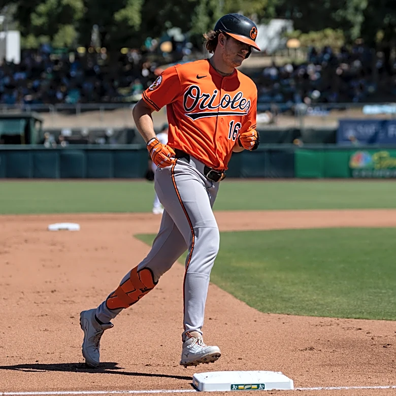 Henderson hits 2 homers, Orioles score 7 unanswered runs to rally past Athletics 8-5