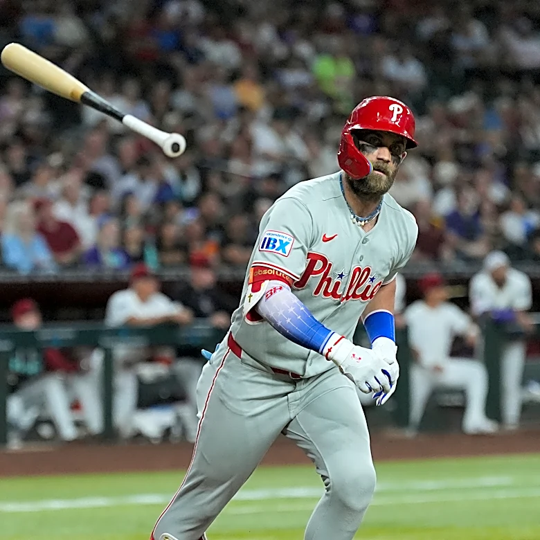 Bryson Stott hits a solo HR, Phillies beat the Diamondbacks 2-1 to cap 21-win August