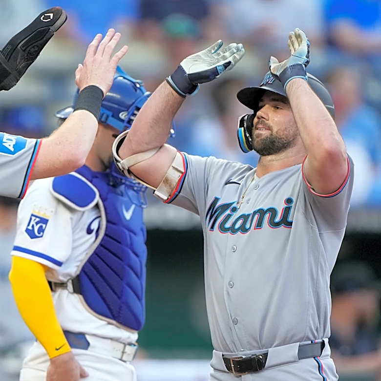 Graham Pauley drives in 4 as the Marlins beat the Royals 6-3