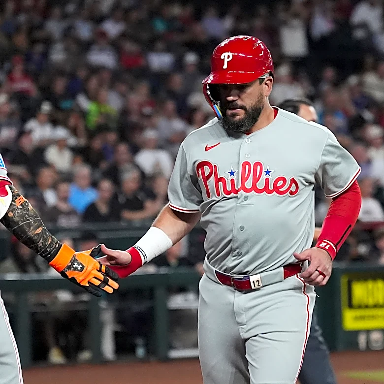 Bryce Harper reaches base 5 times, Phillies beat the Diamondbacks 7-1 for 6th straight win
