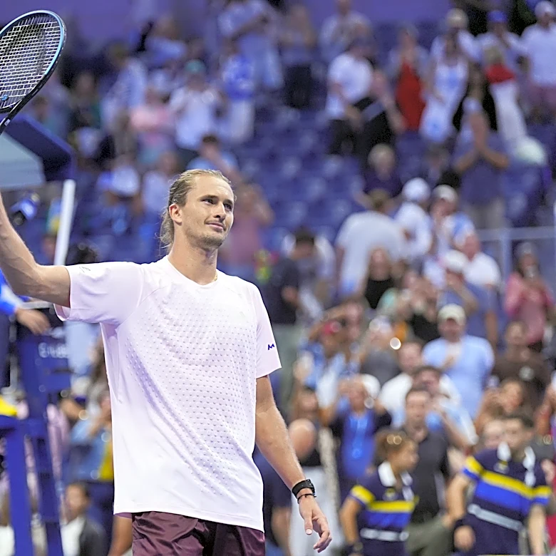 No. 1 Alexander Zverev wins in 5 sets, Coco Gauff starts her quest for a second US Open title