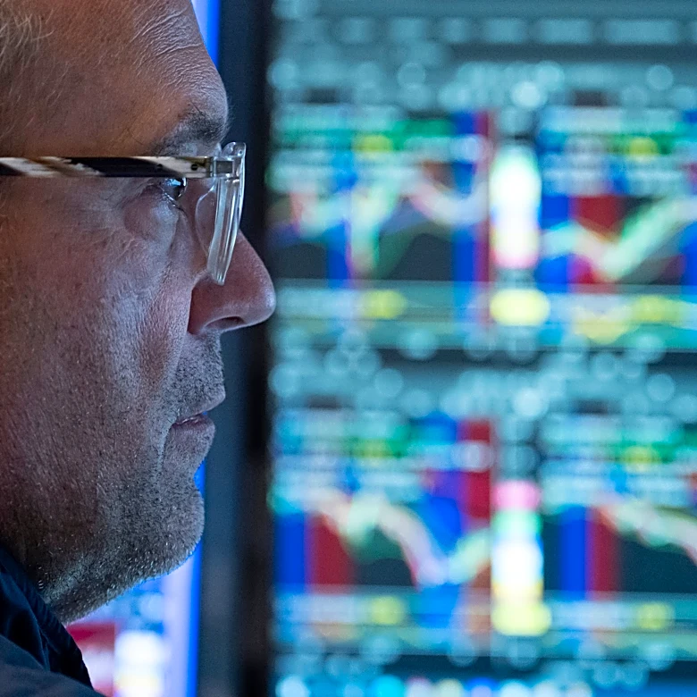 US futures mostly lower and oil prices climb due to ongoing clashes around Iran