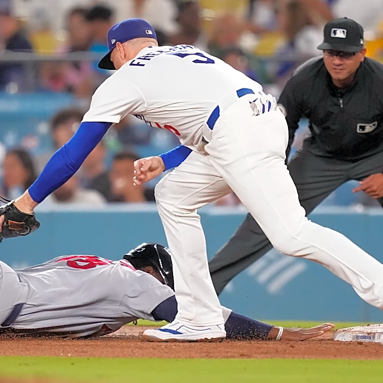 Teoscar Hernández delivers a dramatic 9th-inning walk-off double as Dodgers top Cardinals