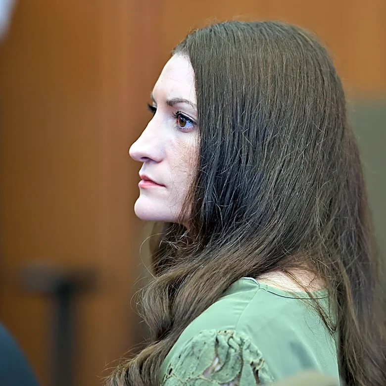 Judge in Lindsay Clancy case says he'll declare a mistrial, then gives defense 1 hour to appeal