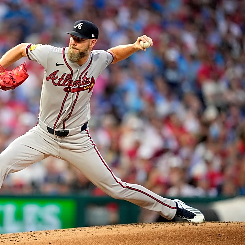 Sale outduels Sánchez, Braves beat Phillies 5-2 and extend lead to 5 games in NL East