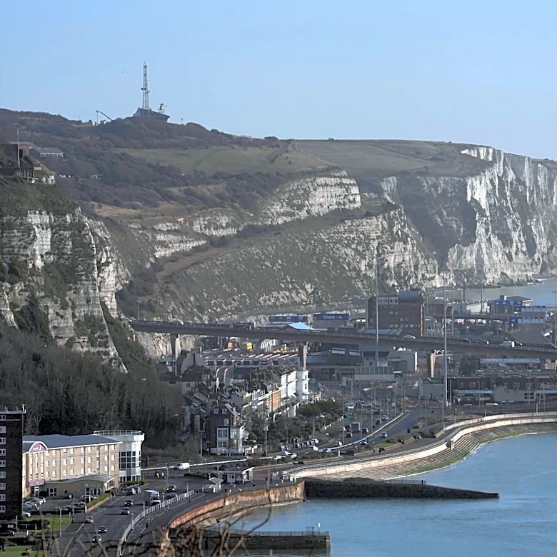 UK government condemns masked anti-immigrant protesters who blocked Dover port