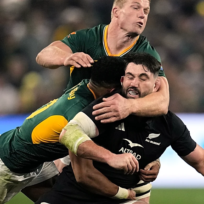 South Africa outmuscles New Zealand 29-24 to take a 2-1 rugby series lead