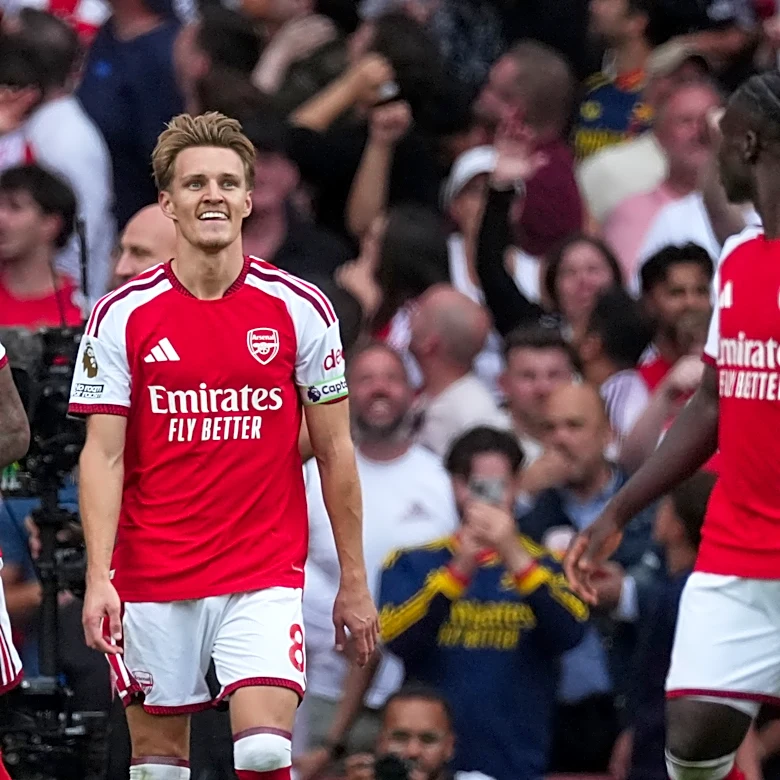 Arsenal rallies to 2-1 win against Chelsea and Man United drops more points in the Premier League