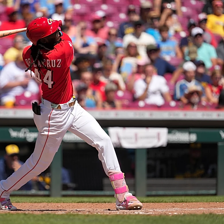 Elly De La Cruz homers, drives in 4 runs as the Reds beat the Brewers 12-8