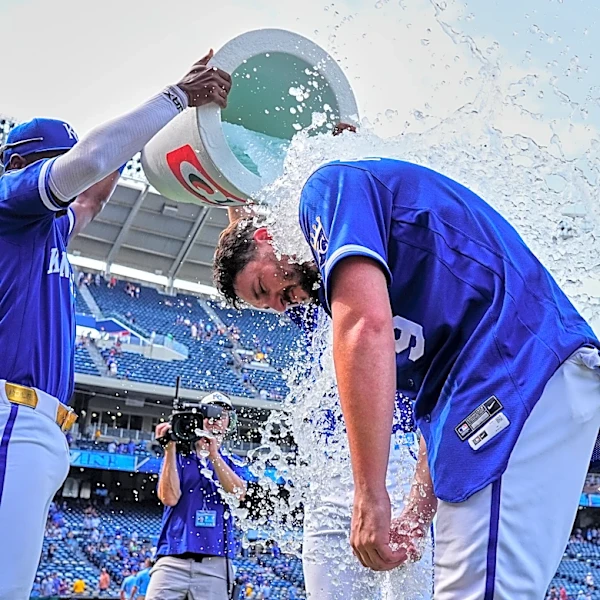 Pasquantino and Perez homer as Royals win 6-1 to knock Blue Jays out of playoff position