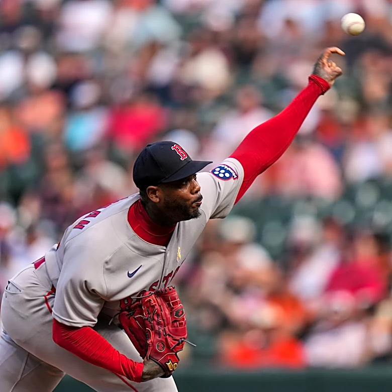 Chapman, Red Sox celebrate his 400th career save as 'special'