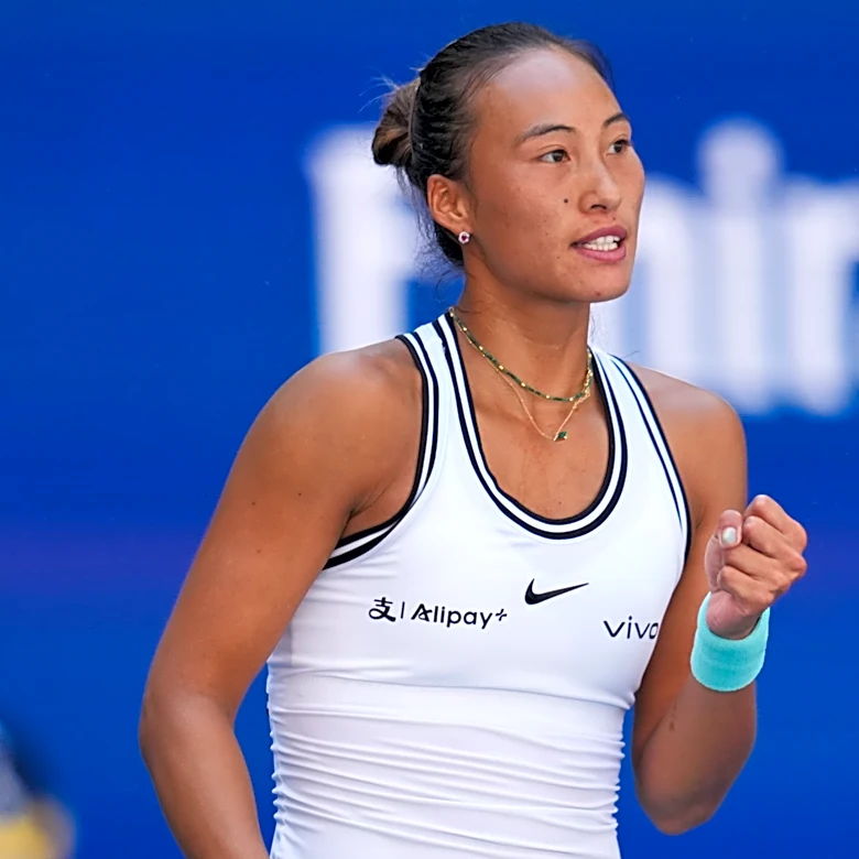 Zheng Qinwen erases another 5-0 deficit and beats Iga Swiatek to reach the US Open quarterfinals