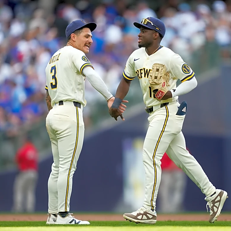 Brewers rookie Luis Lara already has a reputation for making spectacular catches at the wall