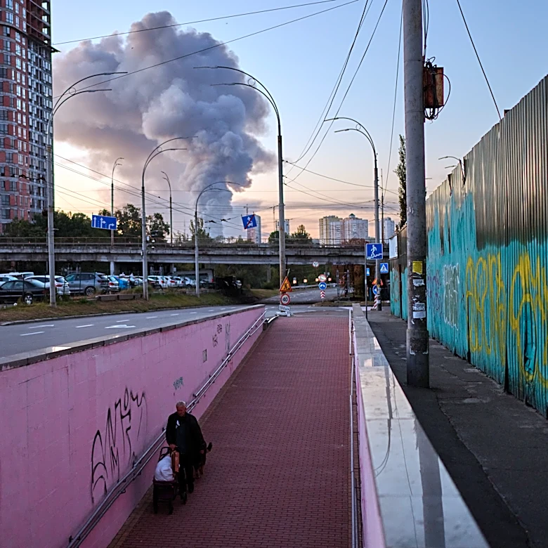 Russian drone and missile strikes on Ukrainian capital kill 2 people, ending pause in attacks