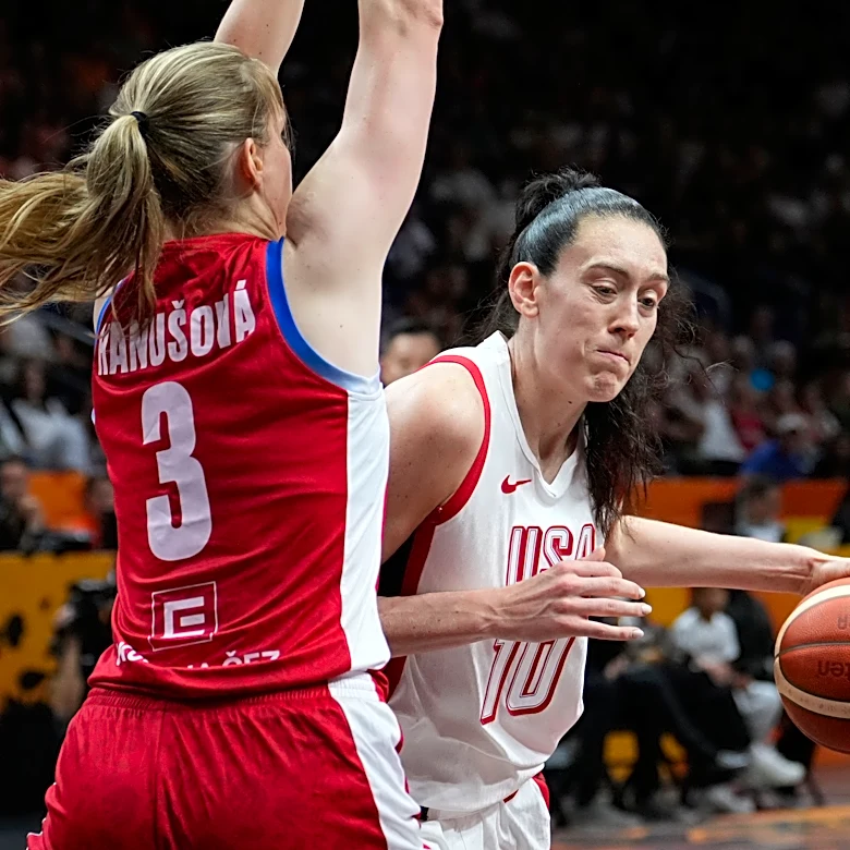 Breanna Stewart embraces pressure on US as new faces chase a fifth straight World Cup