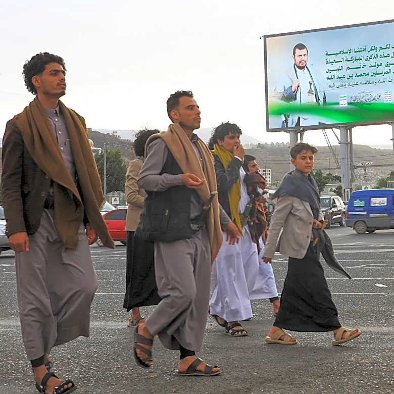 Houthi strikes set fire to Saudi oil sites and wound 73, plus other key Mideast news