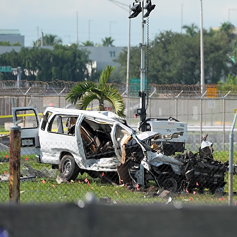 All 5 killed in Miami cargo jet crash were in a van used by plane cleaners