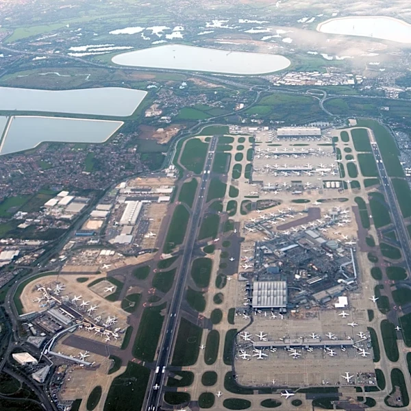 UK airports face travel chaos as over 400 flights canceled due to air traffic control issue