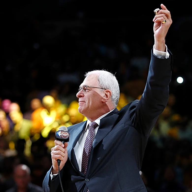 Lakers to unveil statue of championship-winning coach Phil Jackson next year