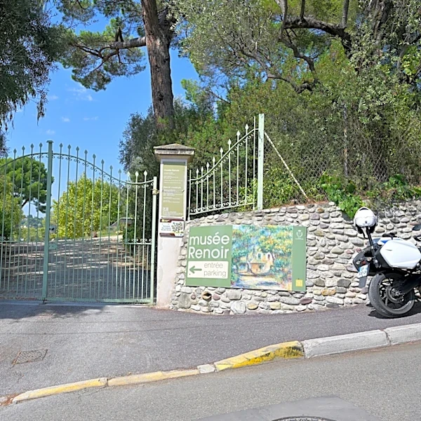 A look at the theft of Renoir paintings from a French museum and other high-profile heists