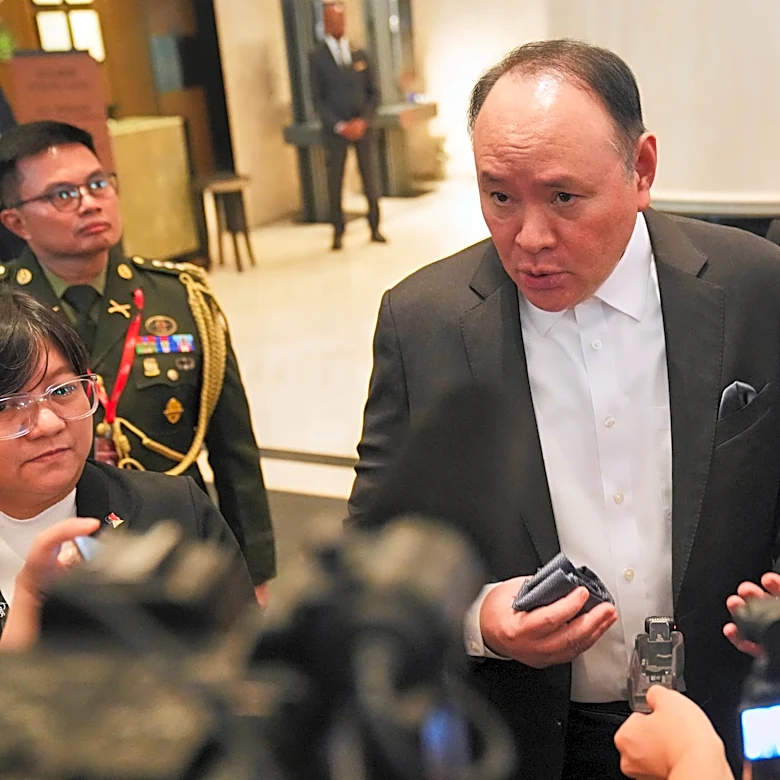 War of words between China and Philippines over South China Sea claims