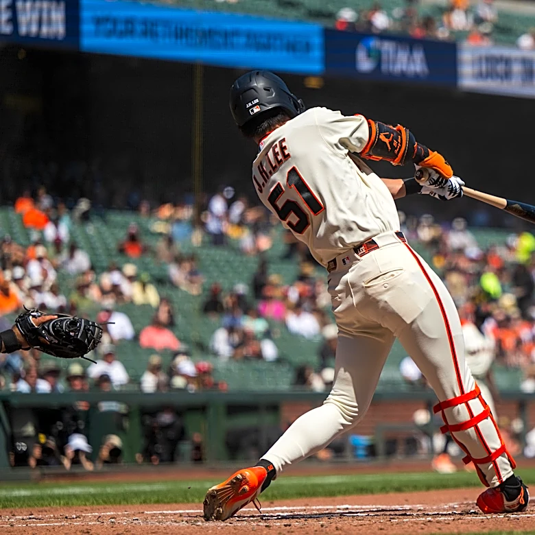 Whitcomb's double caps Giants' 6-run rally in a 7-6 victory over the Cardinals