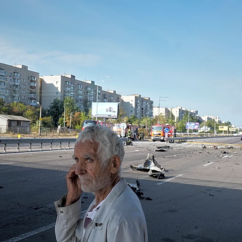 3 killed in Russian strikes on Ukraine as Putin warns Europe against sending troops