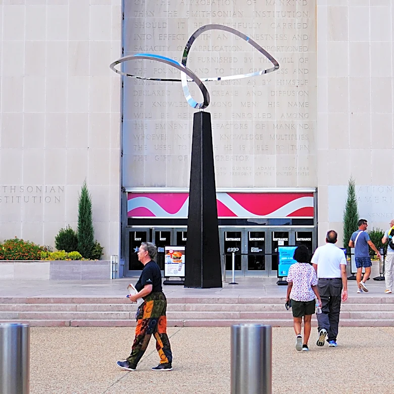Trump wants the Smithsonian Institution to install George Washington statues and exhibit