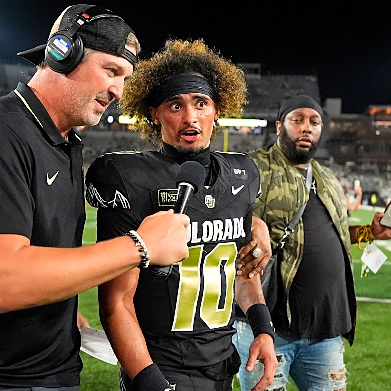 'Quit fishing': Deion Sanders won't take bait on play of Julian Lewis after QB throws 4 touchdowns
