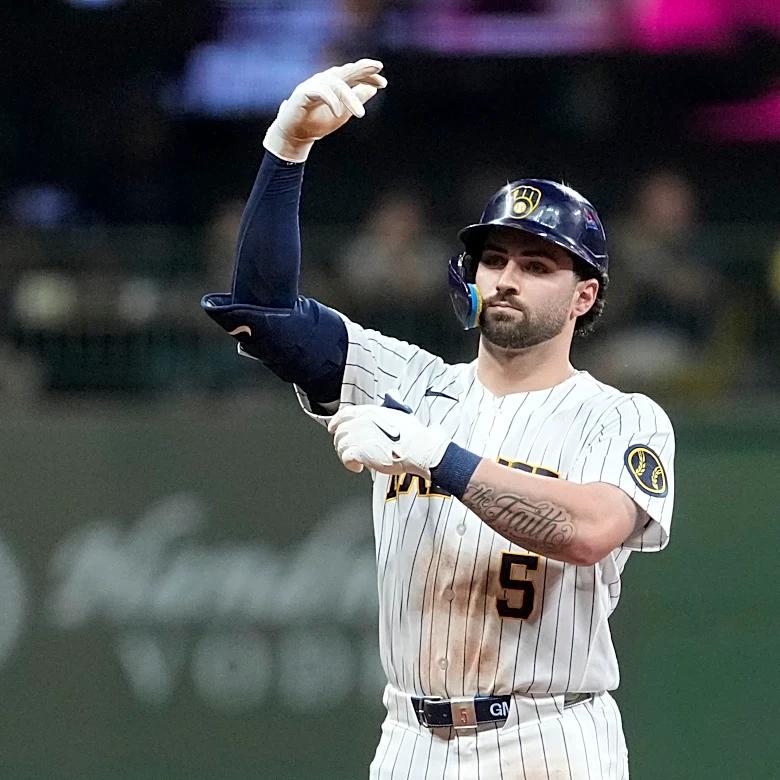 Brewers pour it on early as Garrett Mitchell leads the way in 13-9 victory over the Reds