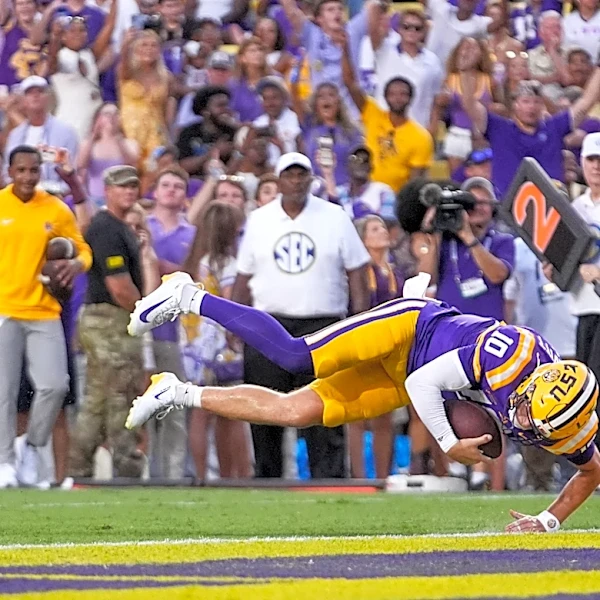 No. 8 LSU and QB Sam Leavitt overcome a rash of turnovers in a 45-14 victory over Louisiana Tech