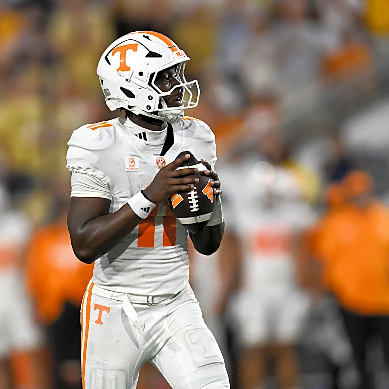 DeSean Bishop rushes for 2 TDs as No. 18 Tennessee handles Georgia Tech 45-24