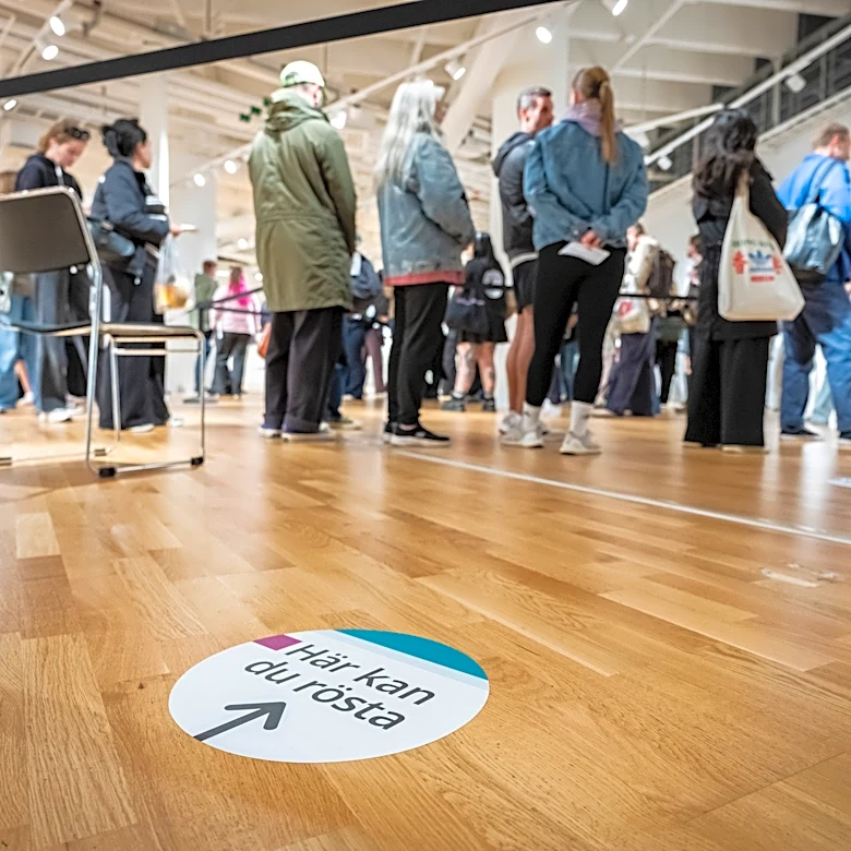 Swedish voters go to polls to choose a new parliament as hard right bids for role in government