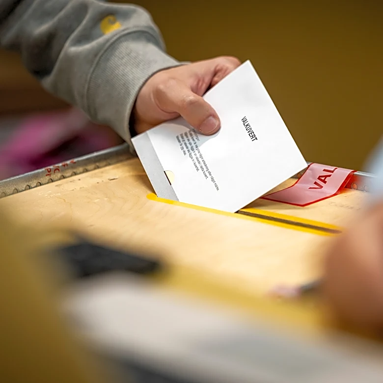 Exit polls show left-wing opposition ahead in Swedish vote, projected to win majority