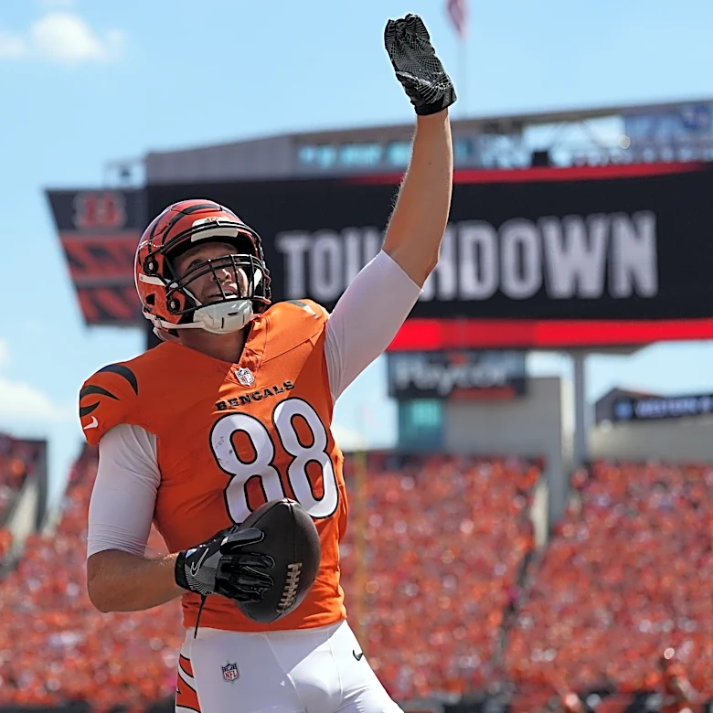 Bengals force 4 turnovers, Burrow throws for TD in 33-27 win over the Buccaneers