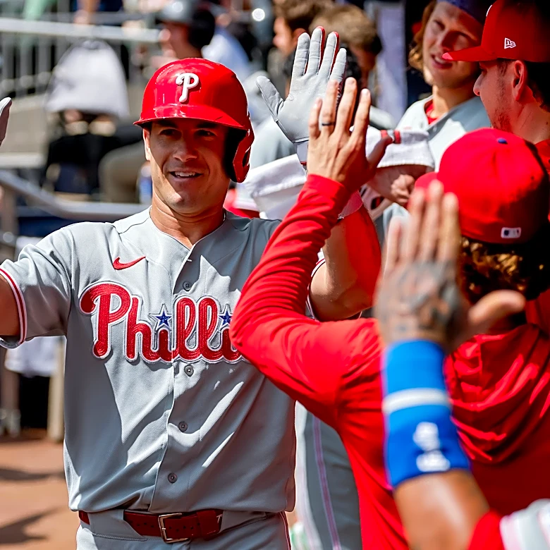 Alec Bohm hits tie-breaking, 2-run double in 7-run 8th as Phillies beat Braves 9-4 and avoid sweep