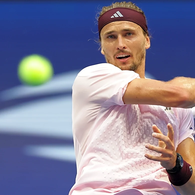 Alexander Zverev beats Ben Shelton to win the US Open title and extend a drought by American men