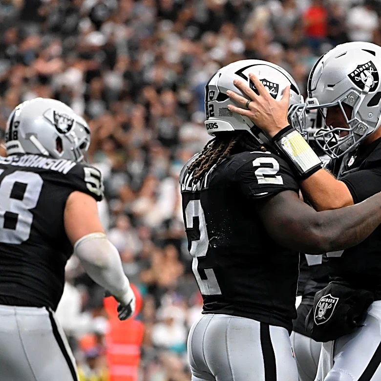 Kirk Cousins hits 301 career TD passes as Raiders open the season with a 27-13 win over Dolphins