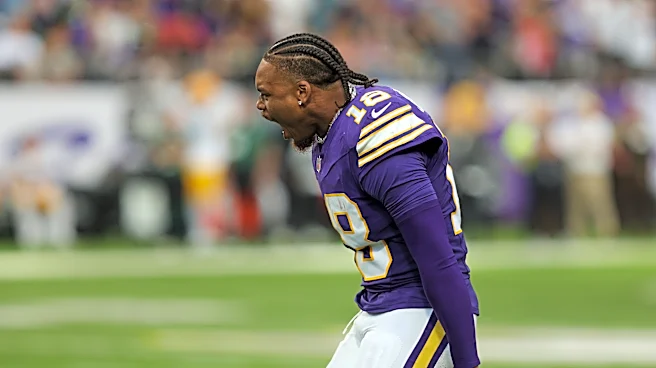 Vikings close with 29 straight points to beat rival Packers as Wentz replaces injured Murray